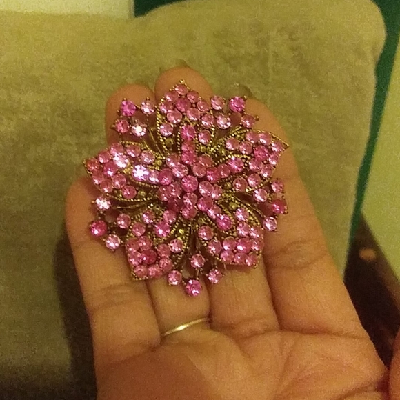 Vintage Flower Brooch - Picture 5 of 5